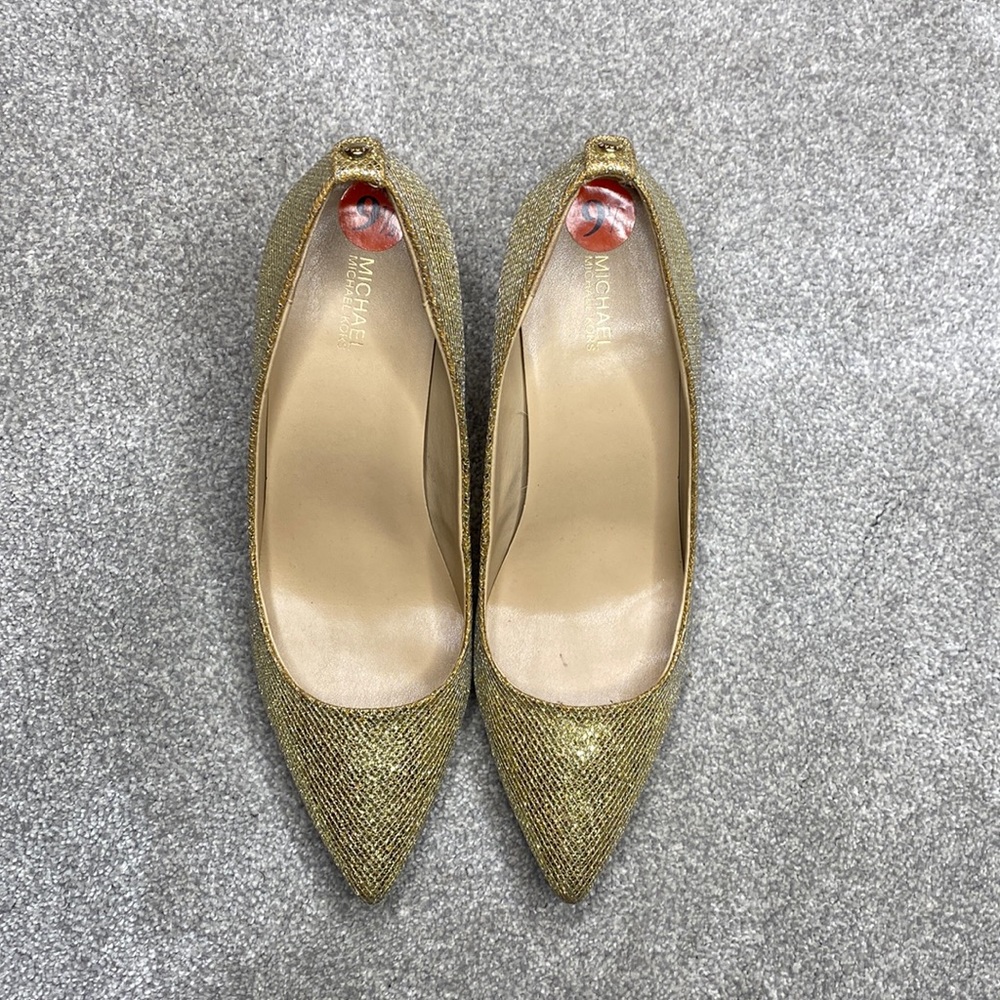 Michael Kors Gold Pumps
